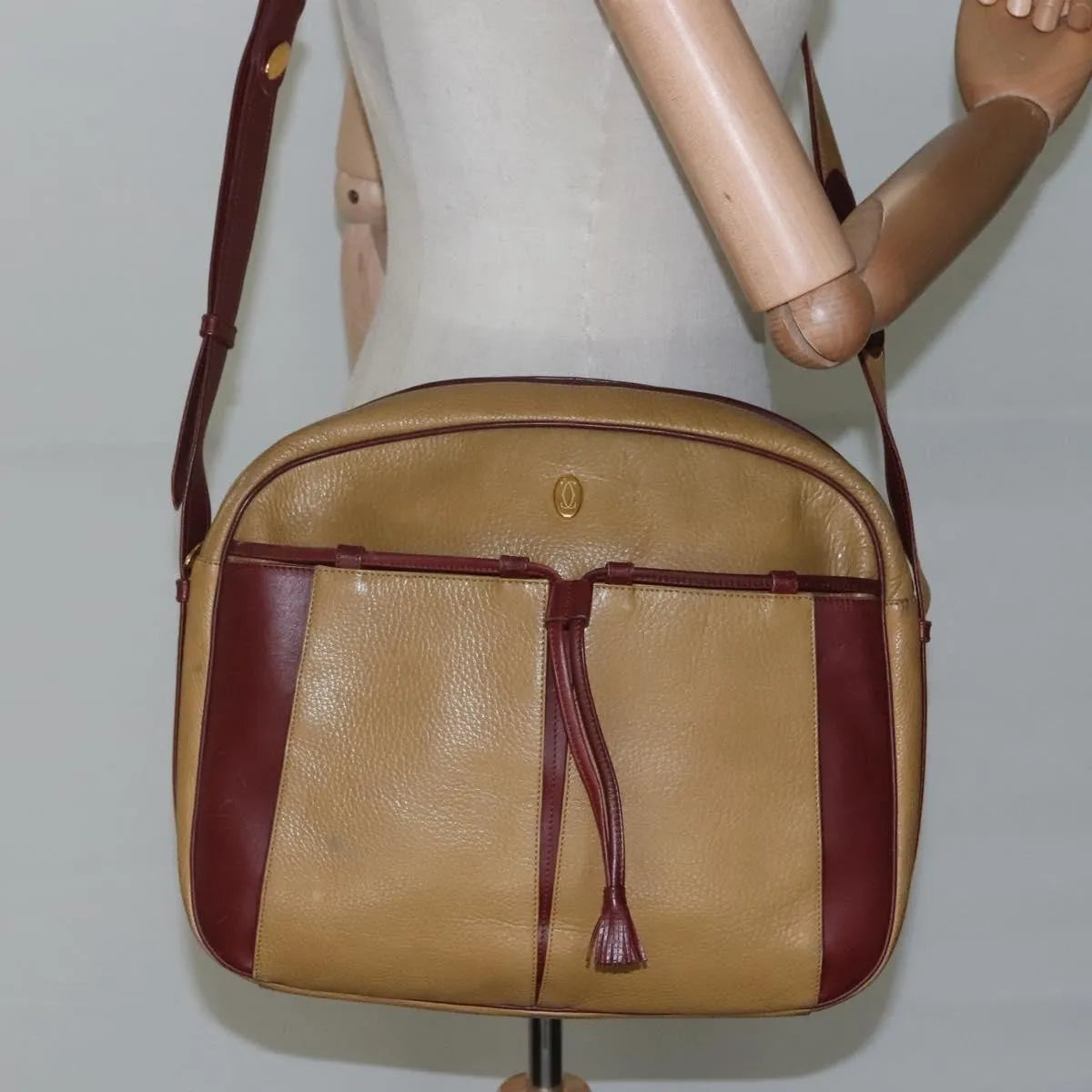 Cartier Tasseled Must De Cartier Leather Beige Leather Shoulder Bag Bag (Pre-Owned)