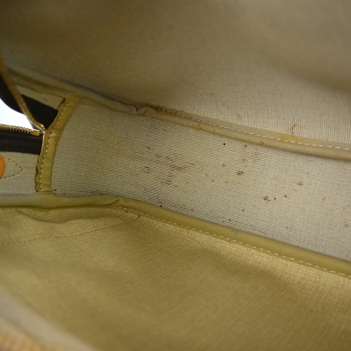 Louis Vuitton Reporter Monogram Brown Canvas Shoulder Bag Bag (Pre-Owned)