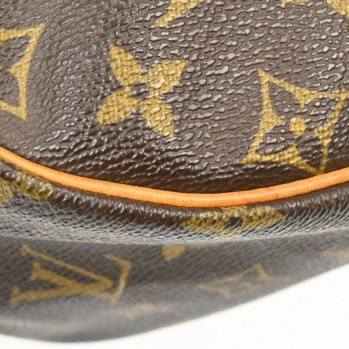 Louis Vuitton Saumur Monogram Canvas Brown Canvas Shoulder Bag Bag (Pre-Owned)