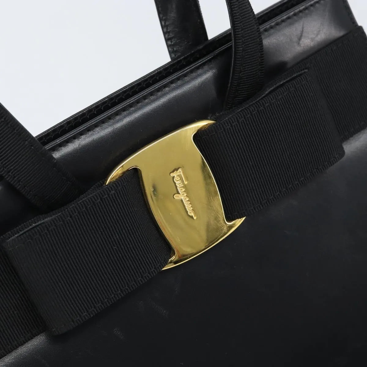 Salvatore Ferragamo Convertible Vara Bow Tote Leather Black Leather Handbag (Pre-Owned)