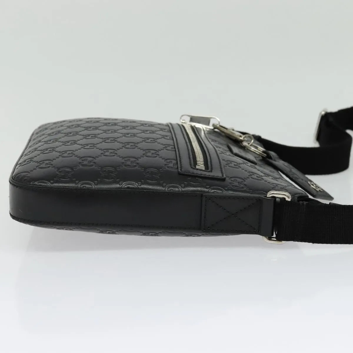 Gucci Signature Zip Messenger Guccissima Leather Black Leather Shoulder Bag Bag (Pre-Owned)