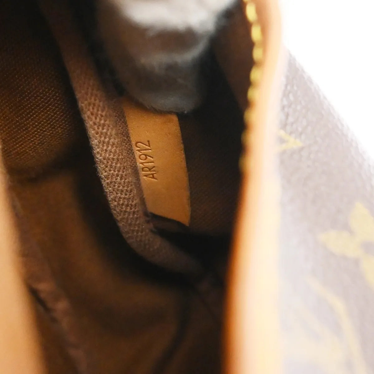 Louis Vuitton Saumur Monogram Canvas Brown Canvas Shoulder Bag Bag (Pre-Owned)