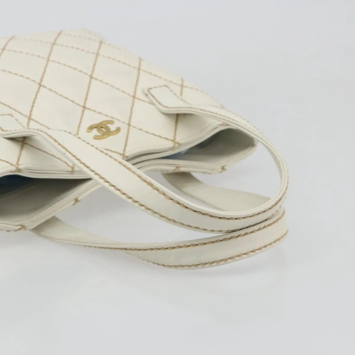 Chanel Surpique Tote Quilted Leather White Leather Tote Bag Bag (Pre-Owned)