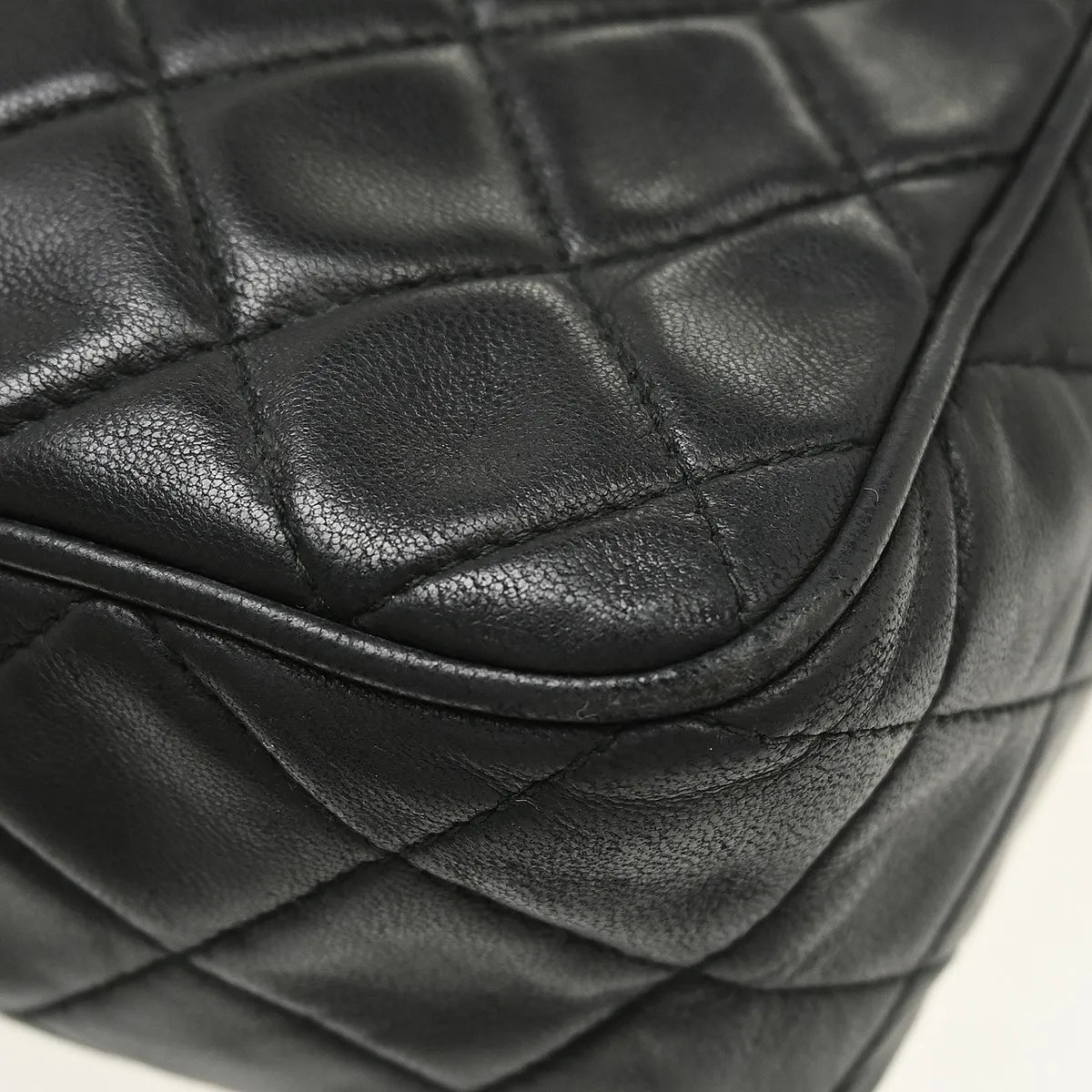 Chanel Vintage Camera Tassel Quilted Leather Black Leather Shoulder Bag Bag (Pre-Owned)