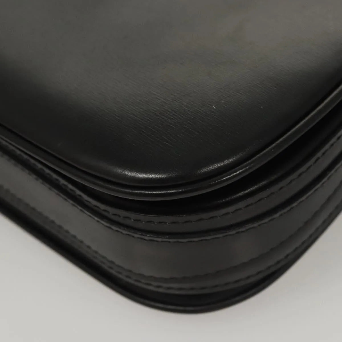 Bally Vintage Leather Black Leather Shoulder Bag Bag (Pre-Owned)
