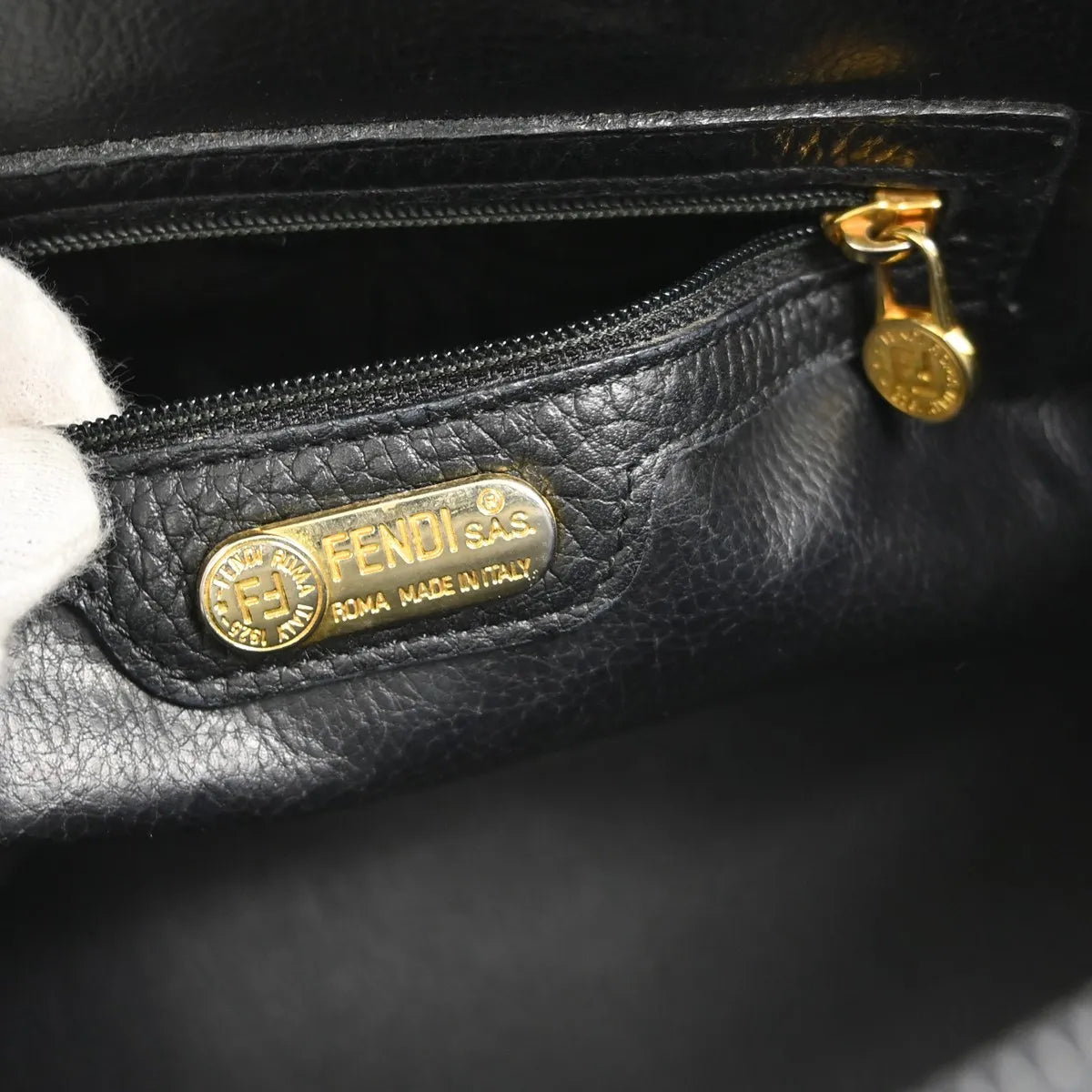 Fendi Vintage Dome Satchel Leather Black Leather Handbag (Pre-Owned)