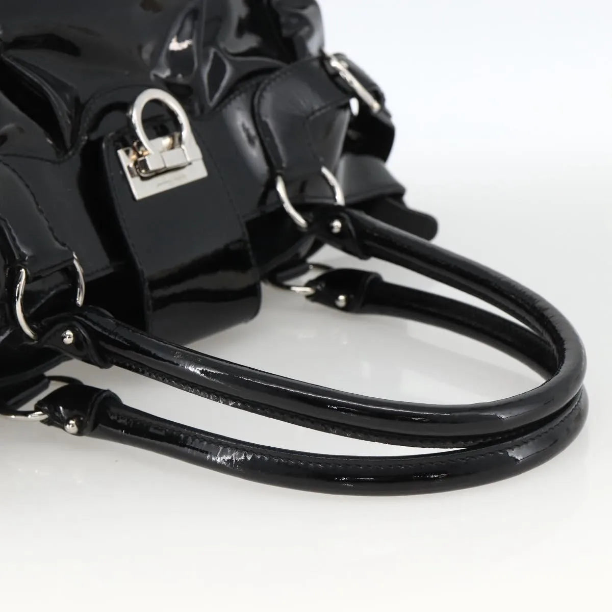Salvatore Ferragamo Gancini Patent Leather Black Patent_Leather Handbag (Pre-Owned)
