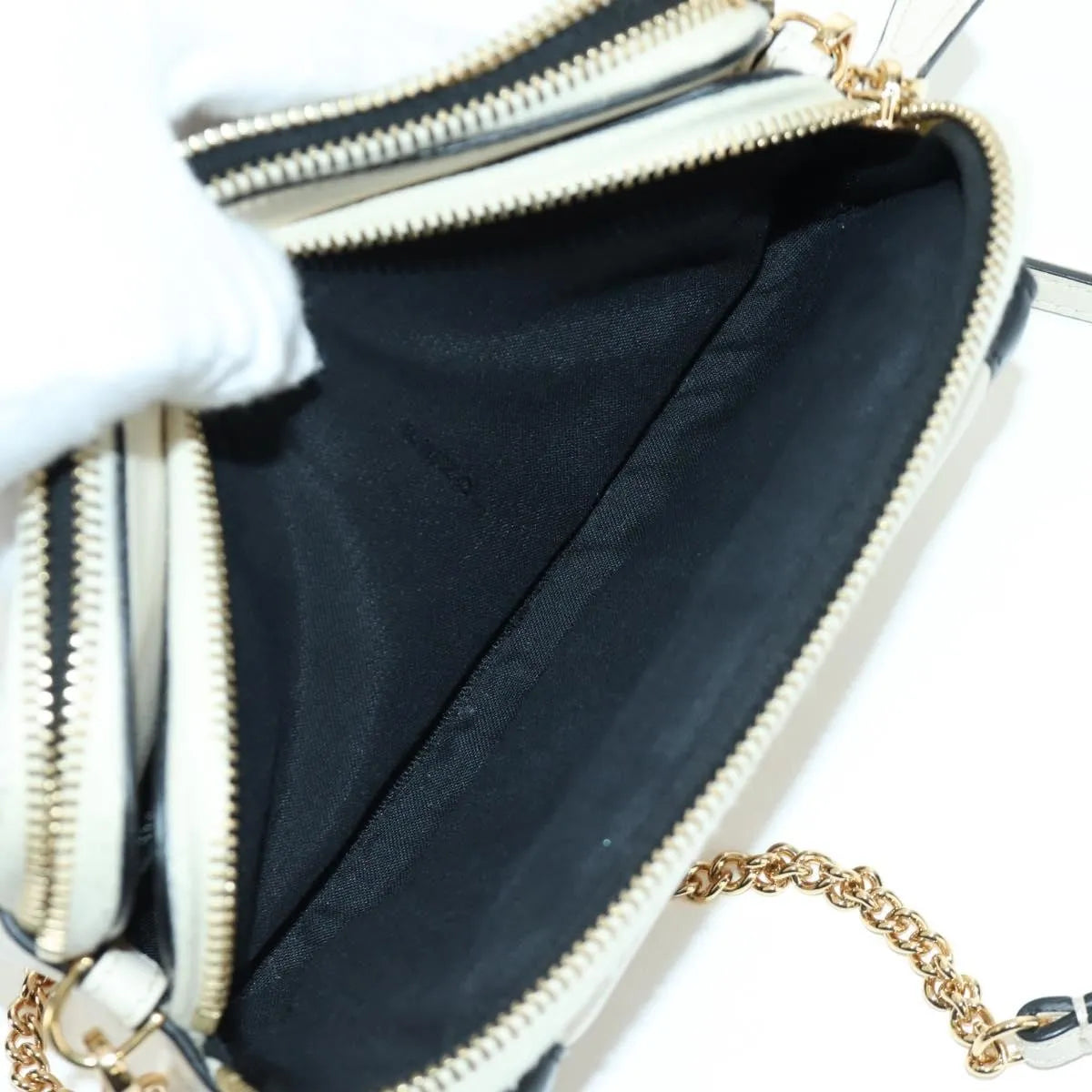 Fendi Easy 2 Baguette Leather Beige Leather Crossbody Bag Bag (Pre-Owned)
