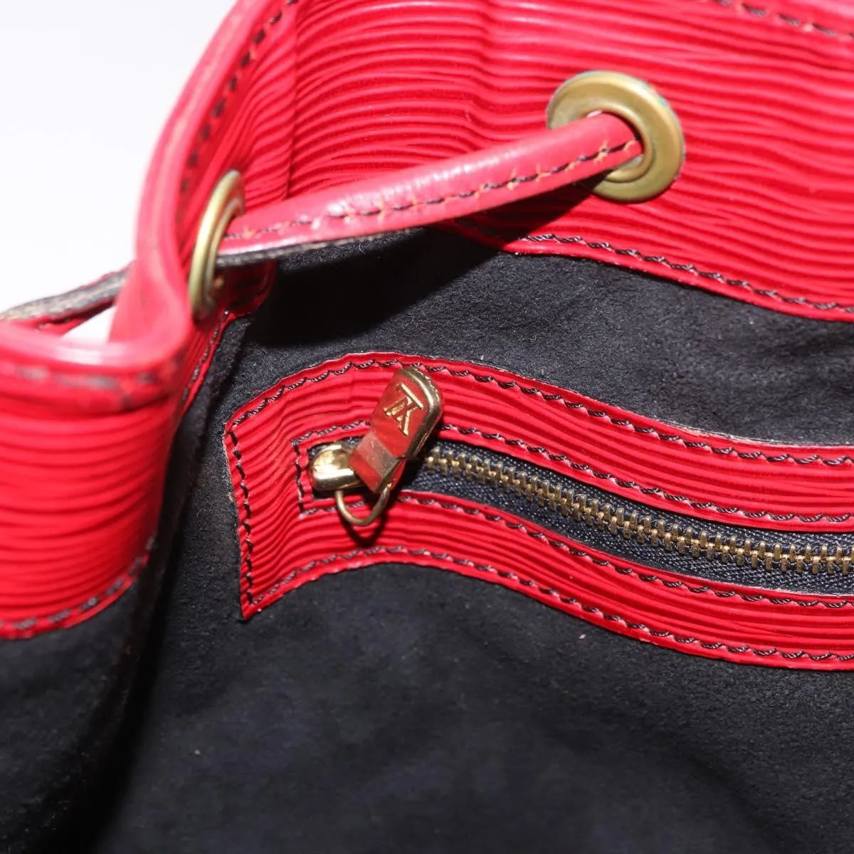 Louis Vuitton Petit Noe Epi Leather Red Leather Shoulder Bag Bag (Pre-Owned)