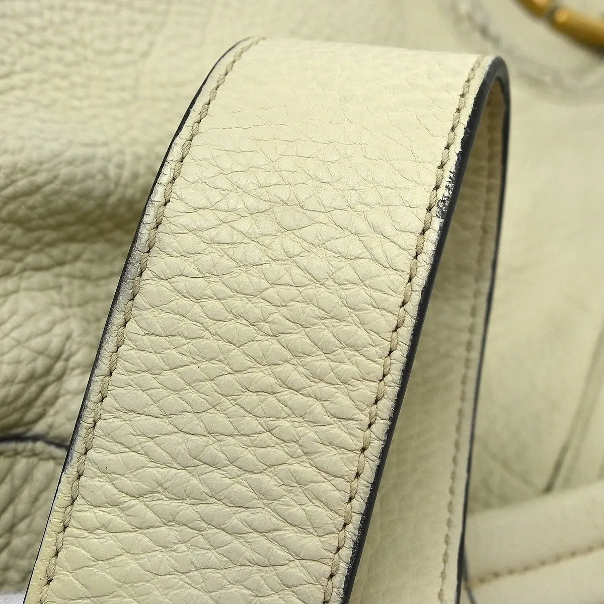 Gucci Gg Shoulder Bag Gg Matelasse Leather Beige Leather Handbag (Pre-Owned)