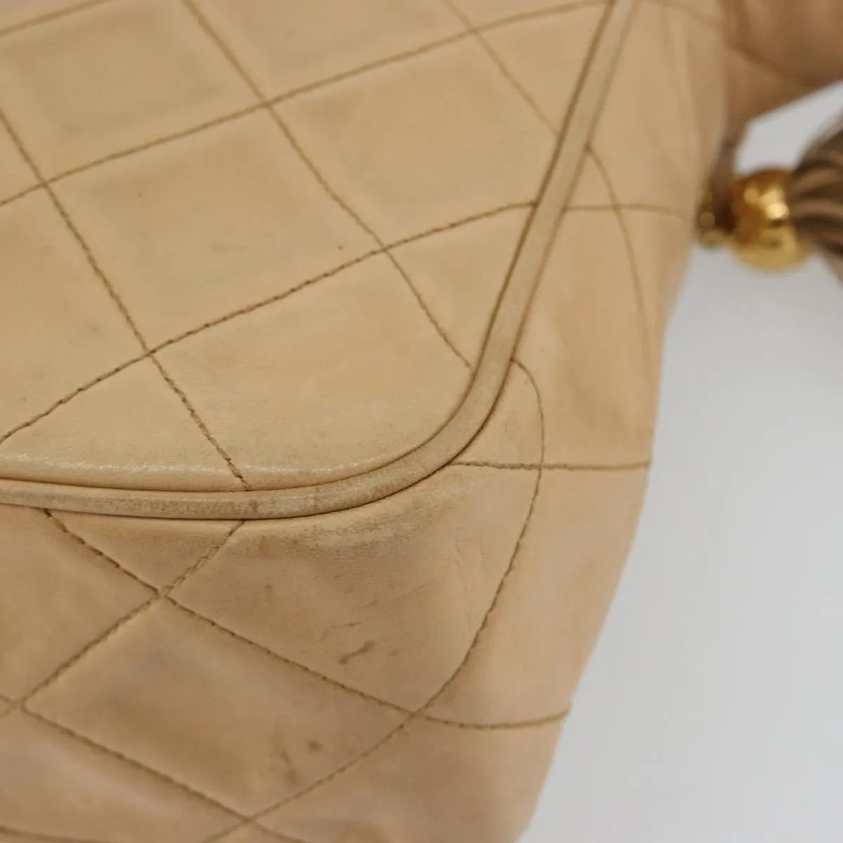 Chanel Vintage Diamond Cc Flap Pocket Quilted Lambskin Beige Leather Shoulder Bag Bag (Pre-Owned)