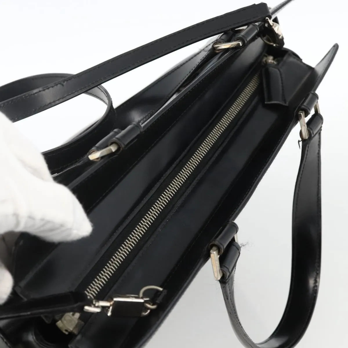Salvatore Ferragamo Double Gancini Side Buckle Tote Leather Black Leather Handbag (Pre-Owned)