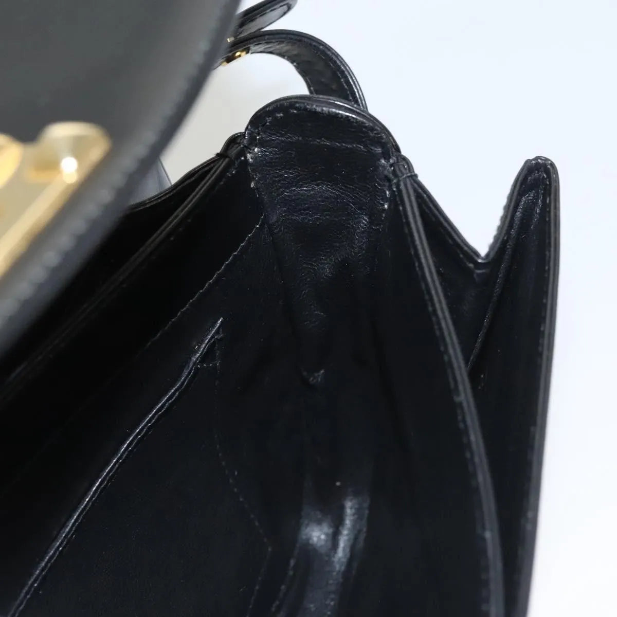 Bally Vintage Leather Black Leather Shoulder Bag Bag (Pre-Owned)