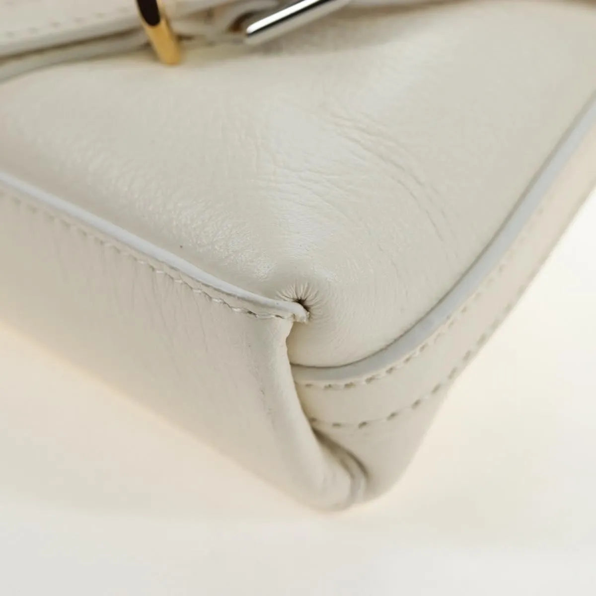 Givenchy Voyou Leather White Leather Shoulder Bag Bag (Pre-Owned)