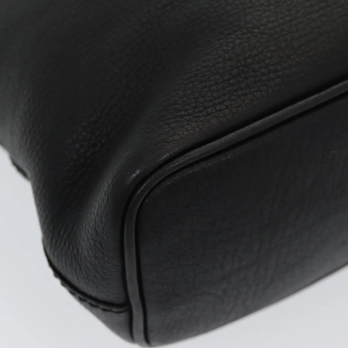 Burberry Vintage Leather Black Leather Handbag (Pre-Owned)