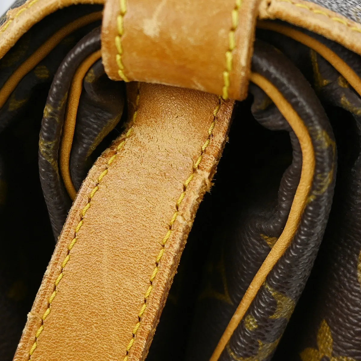 Louis Vuitton Saumur Monogram Canvas Brown Canvas Shoulder Bag Bag (Pre-Owned)