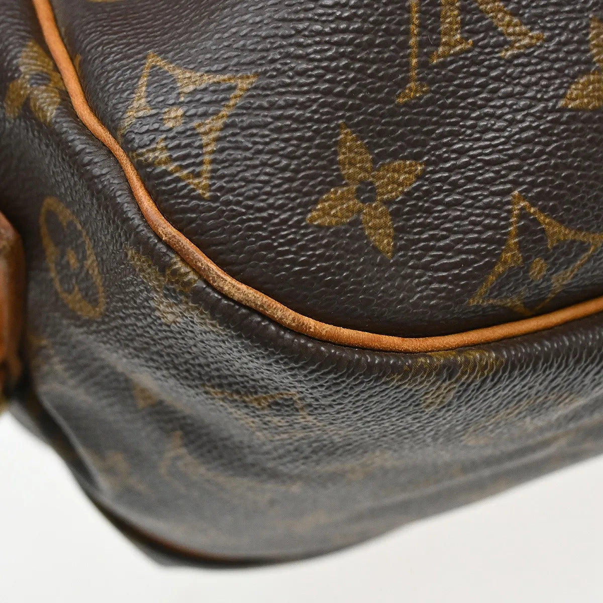 Louis Vuitton Saumur Monogram Canvas Brown Canvas Shoulder Bag Bag (Pre-Owned)