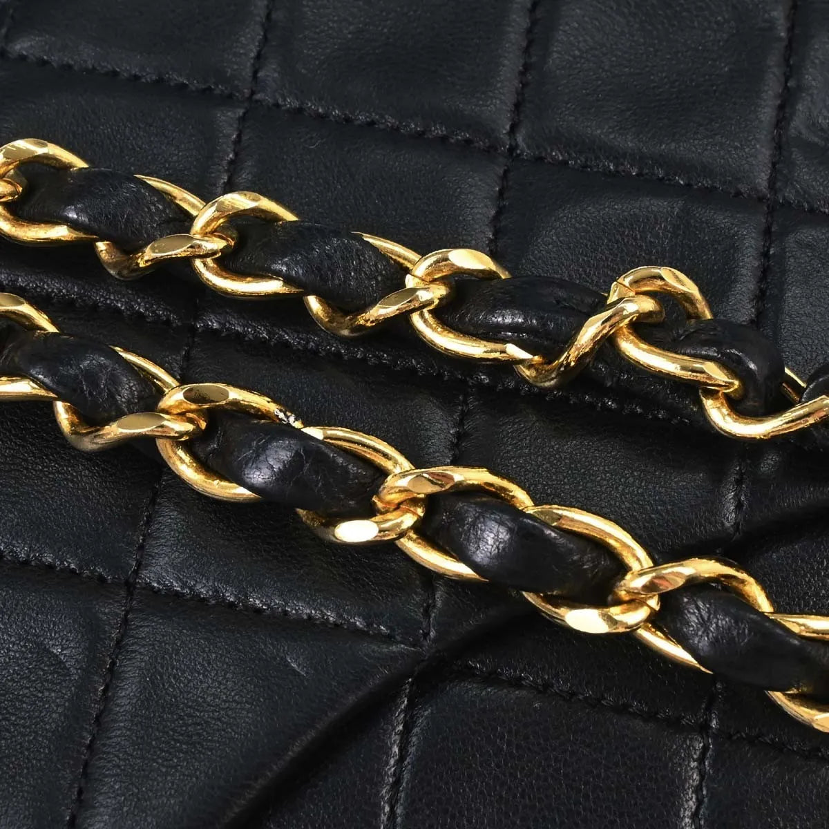 Chanel Timeless - Classic Double Flap Leather Black Leather Shoulder Bag Bag (Pre-Owned)