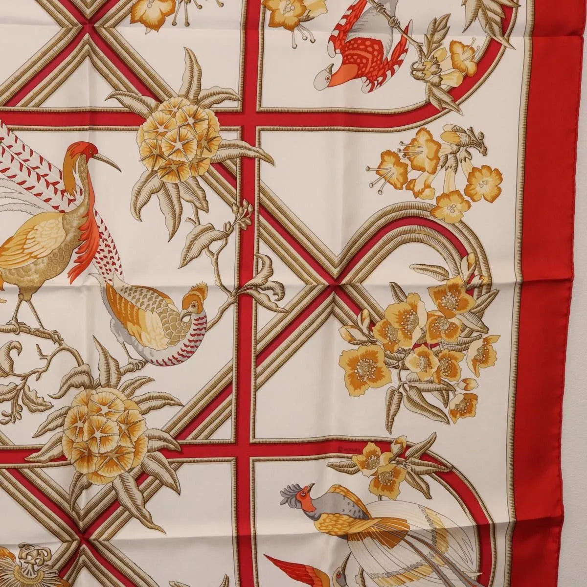 Hermes Carré 90 Silk Multicolor Red Silk Scarve & Shawl Accessory (Pre-Owned)