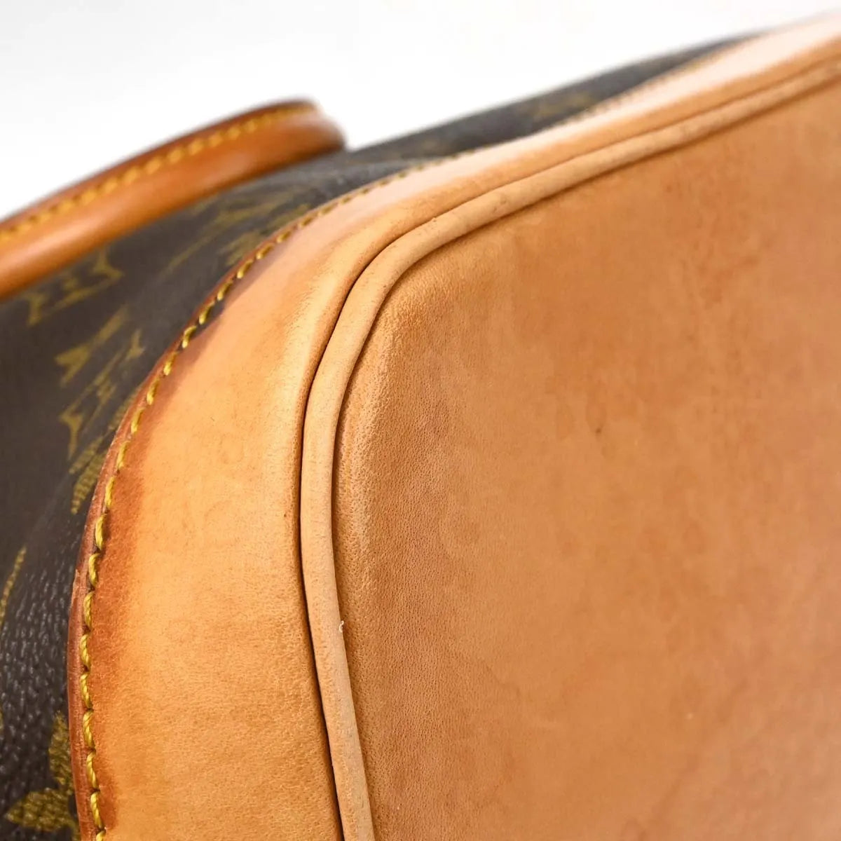Louis Vuitton Alma Monogram Canvas Brown Canvas Handbag (Pre-Owned)