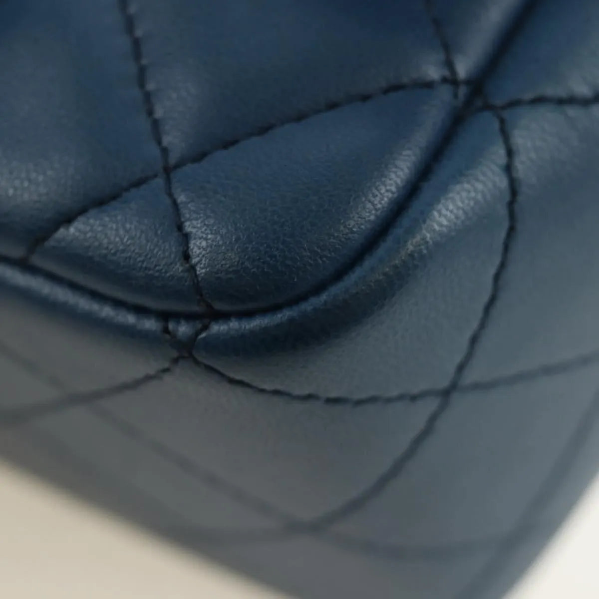 Chanel Square Classic Single Flap Quilted Lambskin Blue Leather Handbag (Pre-Owned)