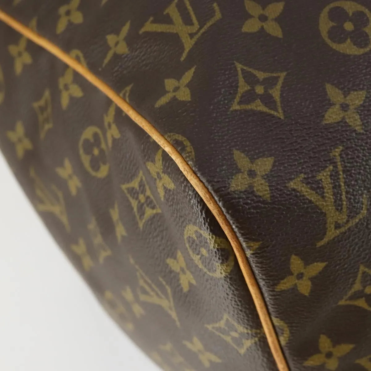 Louis Vuitton Sirius Monogram Canvas Brown Canvas Travel Bag Bag (Pre-Owned)