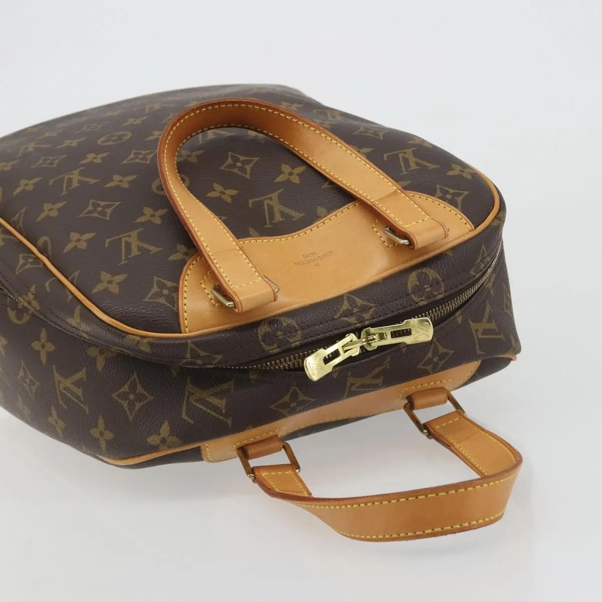 Louis Vuitton Excursion Monogram Brown Canvas Handbag (Pre-Owned)