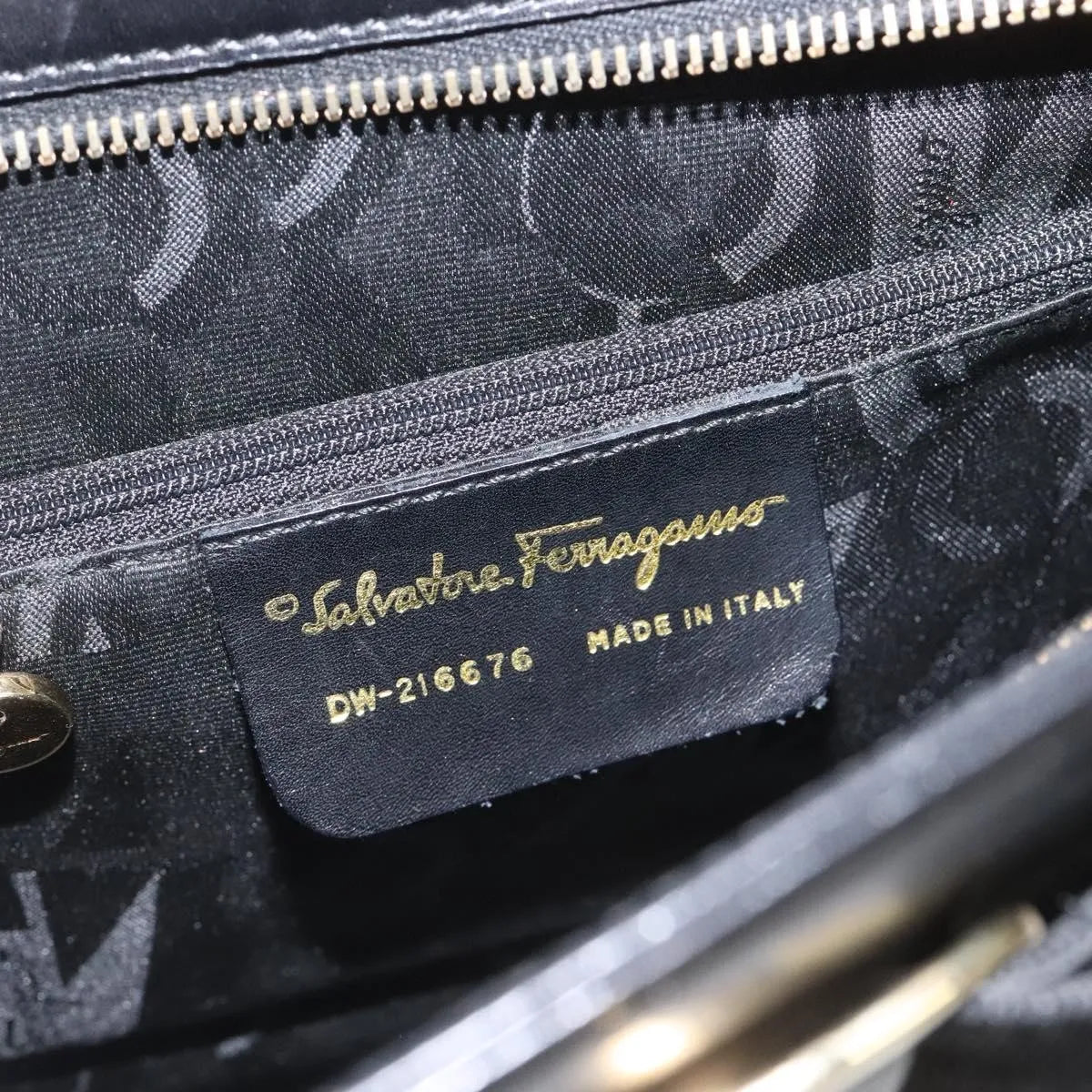 Salvatore Ferragamo Vala Leather Black Leather Shoulder Bag Bag (Pre-Owned)