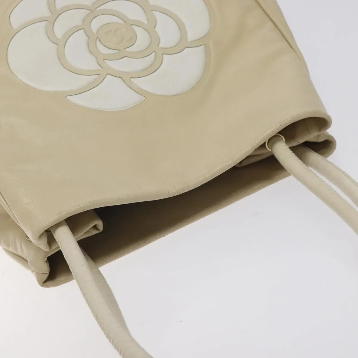 Chanel Camellia Tote Leather Beige Leather Tote Bag Bag (Pre-Owned)