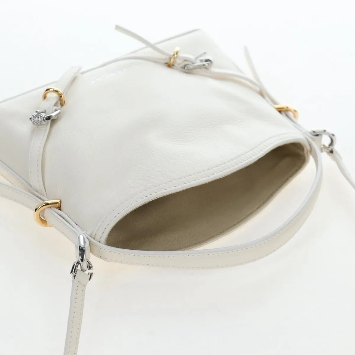 Givenchy Voyou Leather White Leather Shoulder Bag Bag (Pre-Owned)
