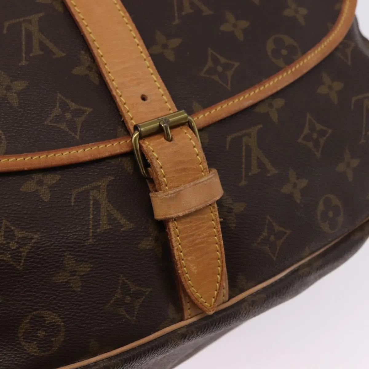 Louis Vuitton Saumur Monogram Brown Canvas Shoulder Bag Bag (Pre-Owned)