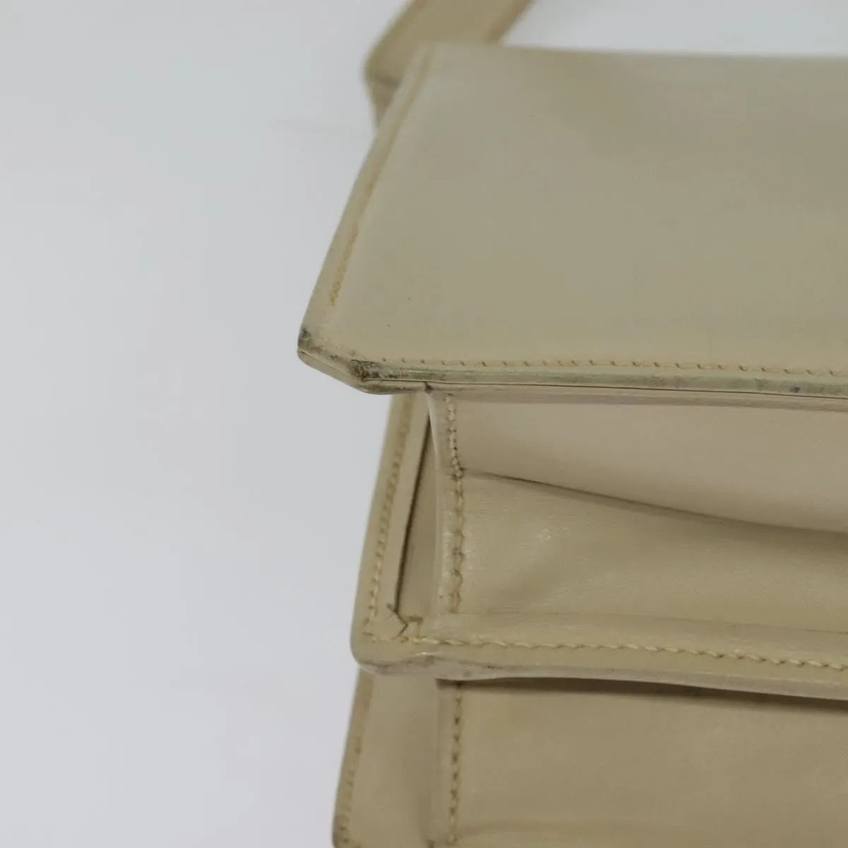 Gucci Vintage Flap Leather Beige Leather Shoulder Bag Bag (Pre-Owned)