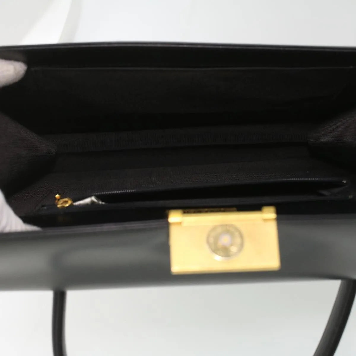 Givenchy Vintage 4G Leather Black Leather Handbag (Pre-Owned)