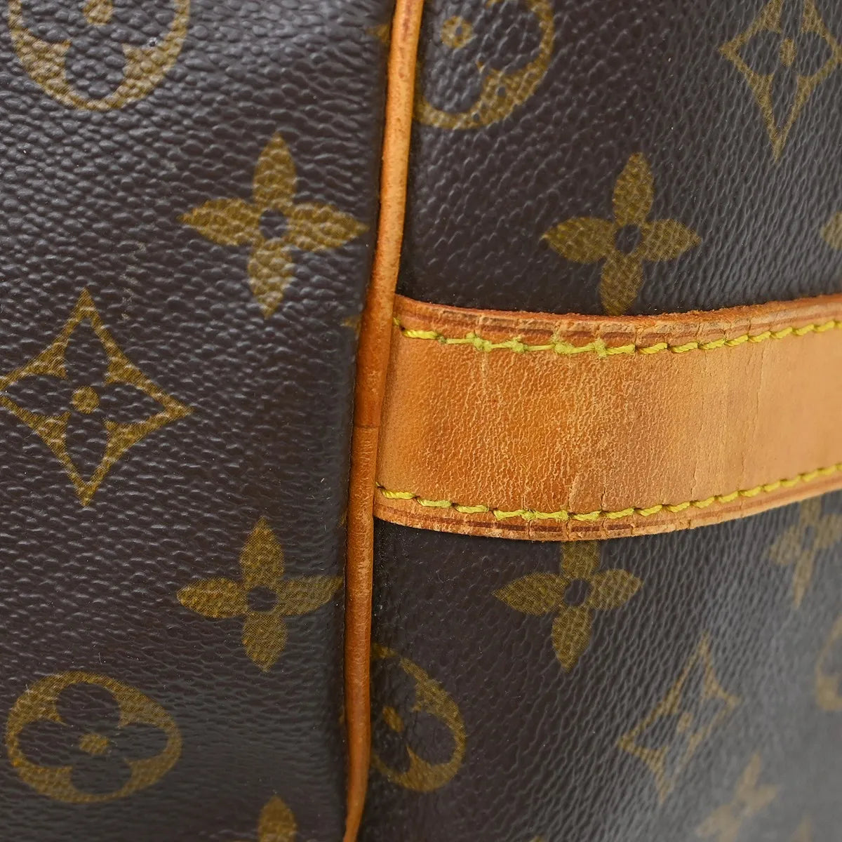 Louis Vuitton Keepall Bandouliere Bag Monogram Canvas Brown Canvas Travel Bag Bag (Pre-Owned)
