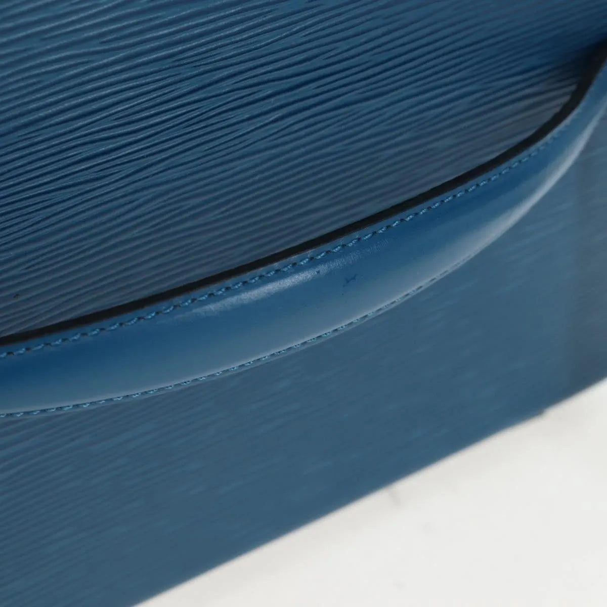 Louis Vuitton Nice Train Case Epi Leather Blue Leather Handbag (Pre-Owned)
