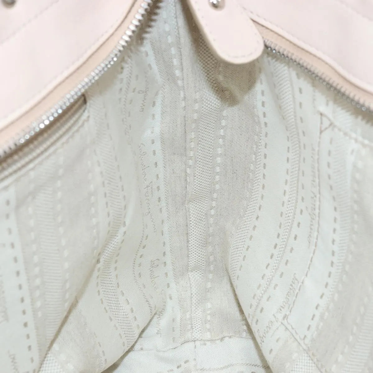 Salvatore Ferragamo Gancini Leather Pink Leather Handbag (Pre-Owned)