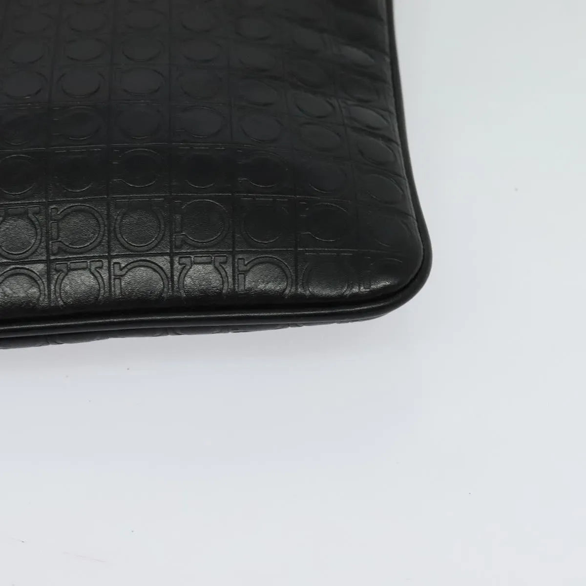 Salvatore Ferragamo Vintage Leather Black Leather Shoulder Bag Bag (Pre-Owned)