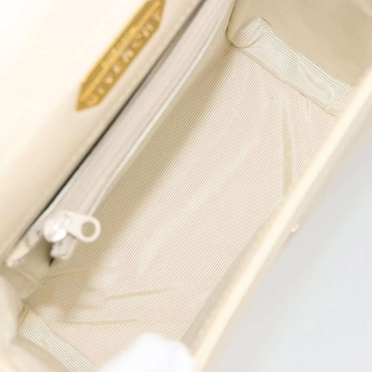 Givenchy Vintage Leather Beige Leather Handbag (Pre-Owned)