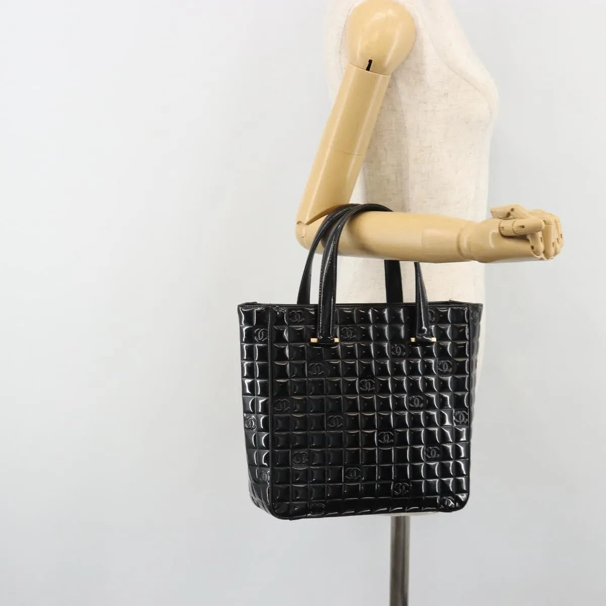 Chanel Chocolate Bar Cc Tote Quilted Patent Black Patent_Leather Tote Bag Bag (Pre-Owned)