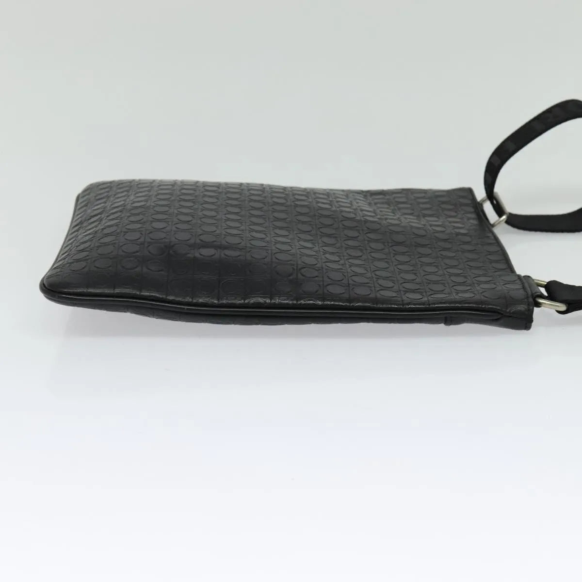 Salvatore Ferragamo Vintage Leather Black Leather Shoulder Bag Bag (Pre-Owned)