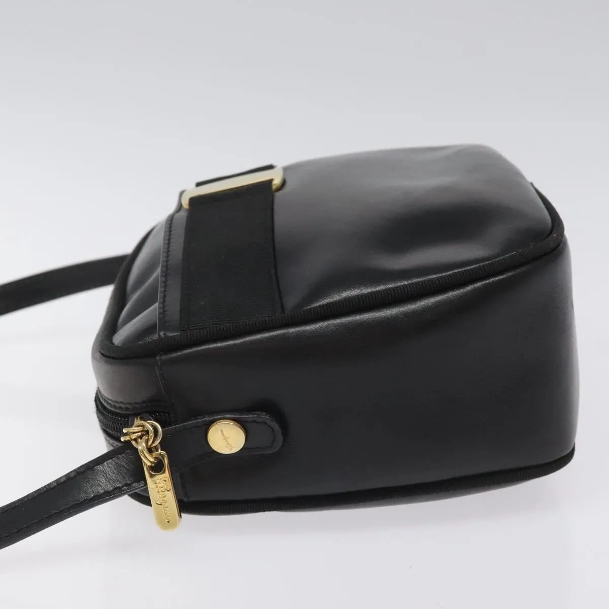 Salvatore Ferragamo Vara Bow Camera Leather Black Leather Shoulder Bag Bag (Pre-Owned)
