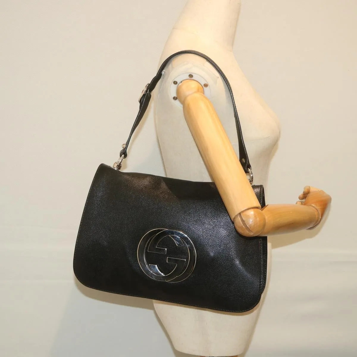 Gucci Blondie Flap Bag Leather Black Leather Shoulder Bag Bag (Pre-Owned)