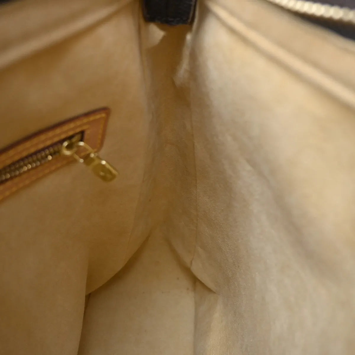 Louis Vuitton Monogram Looping Monogram Canvas Brown Canvas Handbag (Pre-Owned)