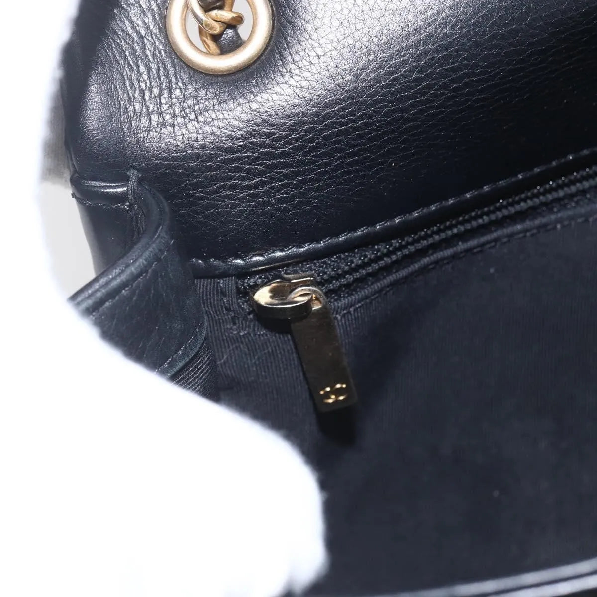 Chanel Double Chevron Flap Quilted Leather Black Leather Shoulder Bag Bag (Pre-Owned)