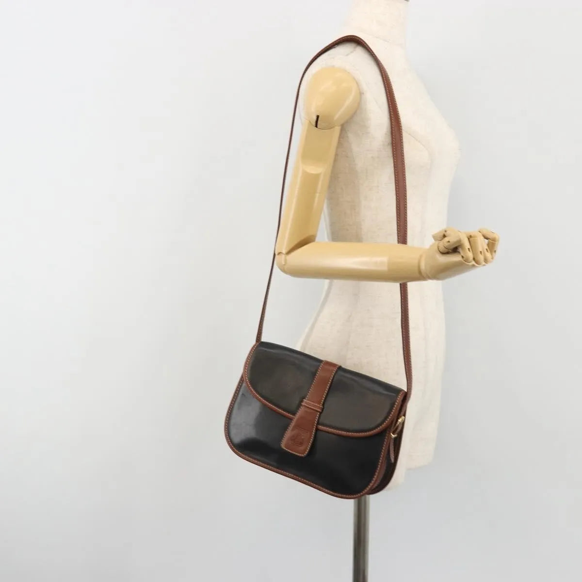 Celine Vintage Flap Leather Black Leather Shoulder Bag Bag (Pre-Owned)