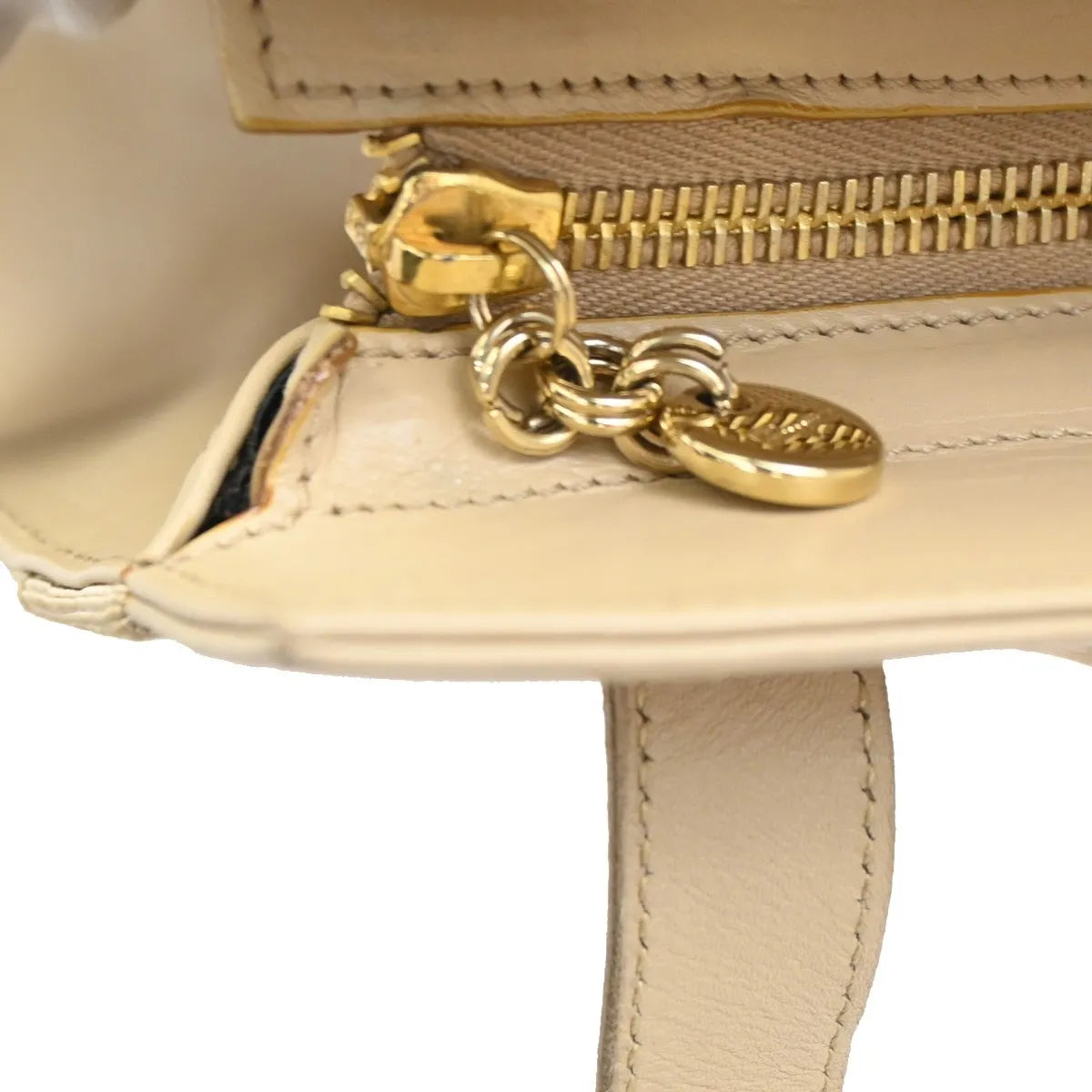Salvatore Ferragamo Vara Leather Beige Leather Shoulder Bag Bag (Pre-Owned)