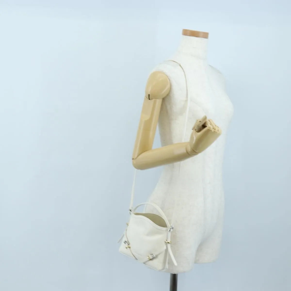 Givenchy Voyou Leather White Leather Shoulder Bag Bag (Pre-Owned)