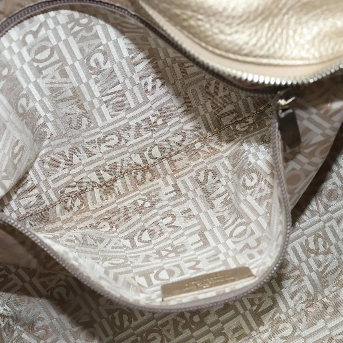 Salvatore Ferragamo Gancini Tote Leather Multicolour Leather Tote Bag Bag (Pre-Owned)