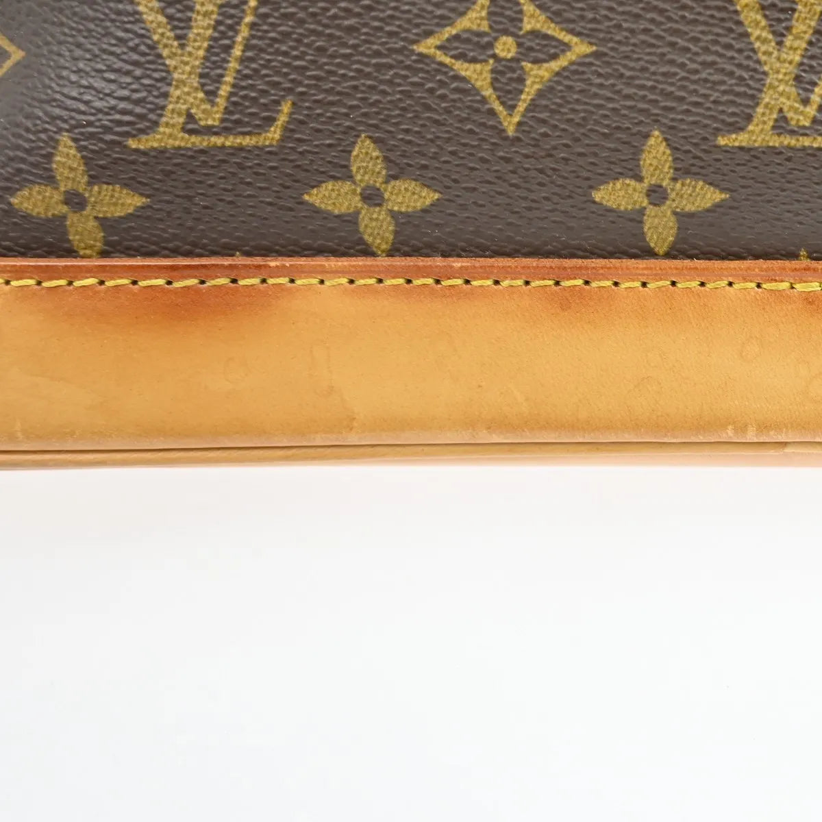 Louis Vuitton Alma Monogram Canvas Brown Canvas Handbag (Pre-Owned)