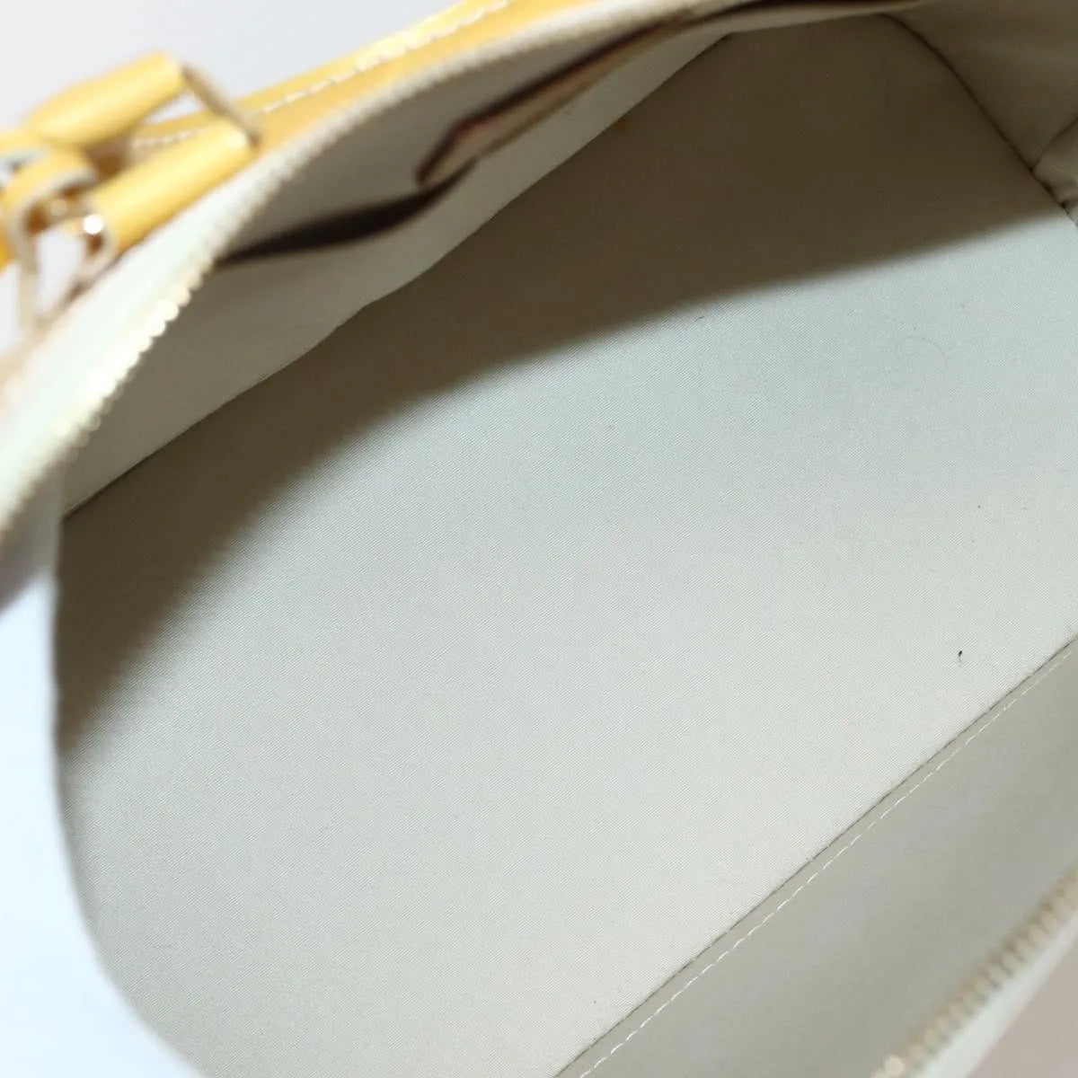 Louis Vuitton Alma Monogram Vernis Beige Patent_Leather Handbag (Pre-Owned)
